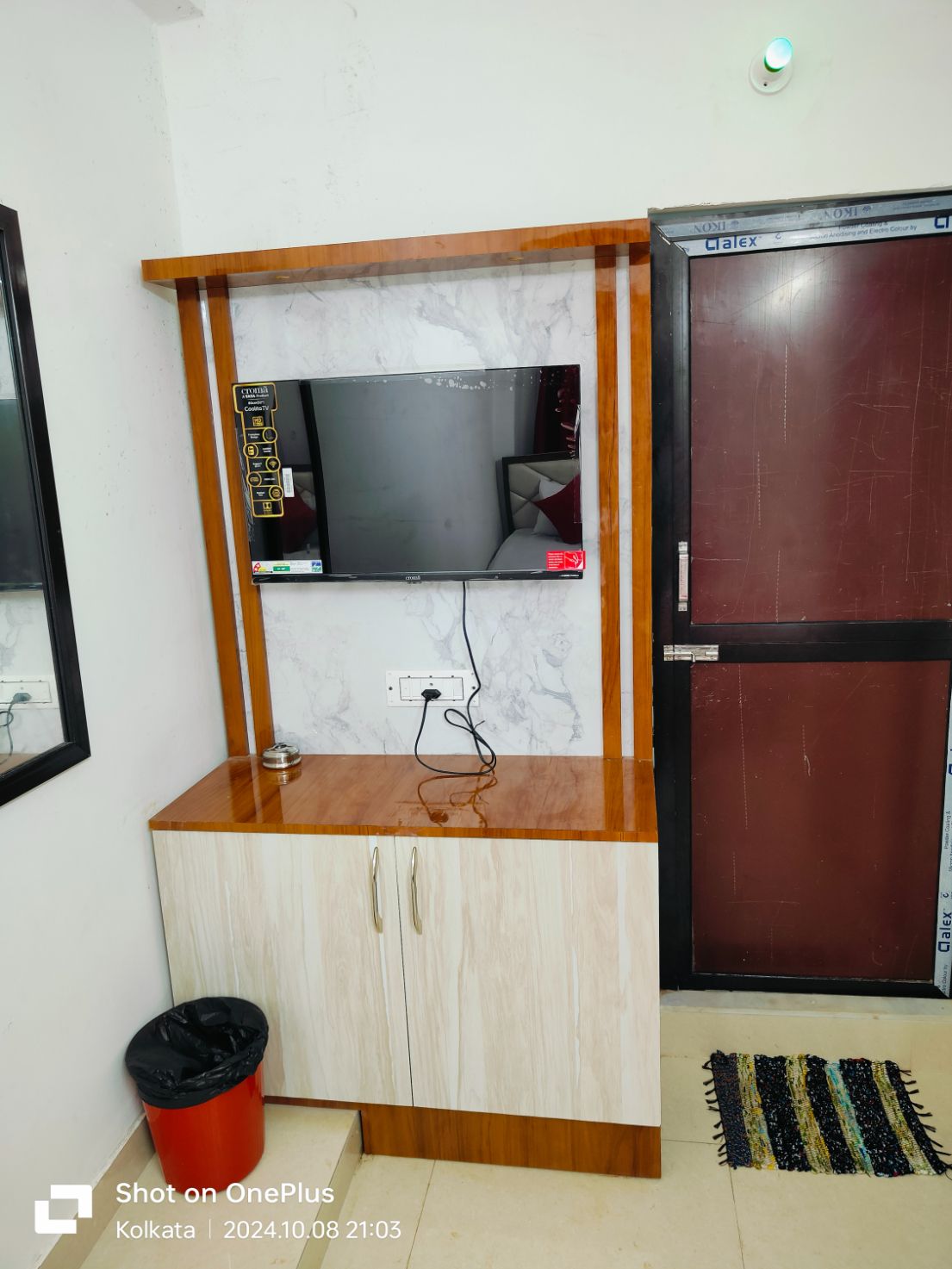 Om Shanti Guest House - Near Ruby General Hospital & Science City Deluxe Room 14