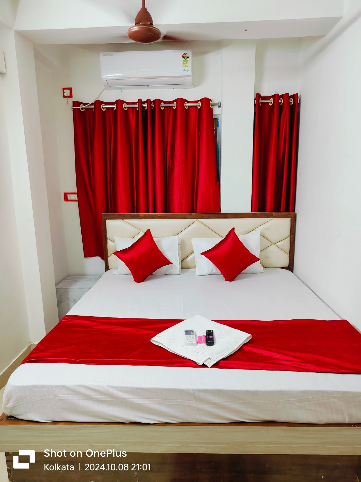 Om Shanti Guest House - Near Ruby General Hospital & Science City Deluxe Room 10