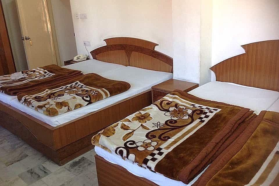 Triple Bed AC