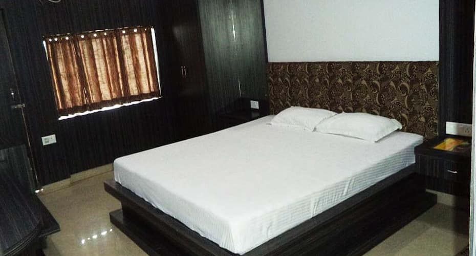 undefined Hotel Mansarovar 8