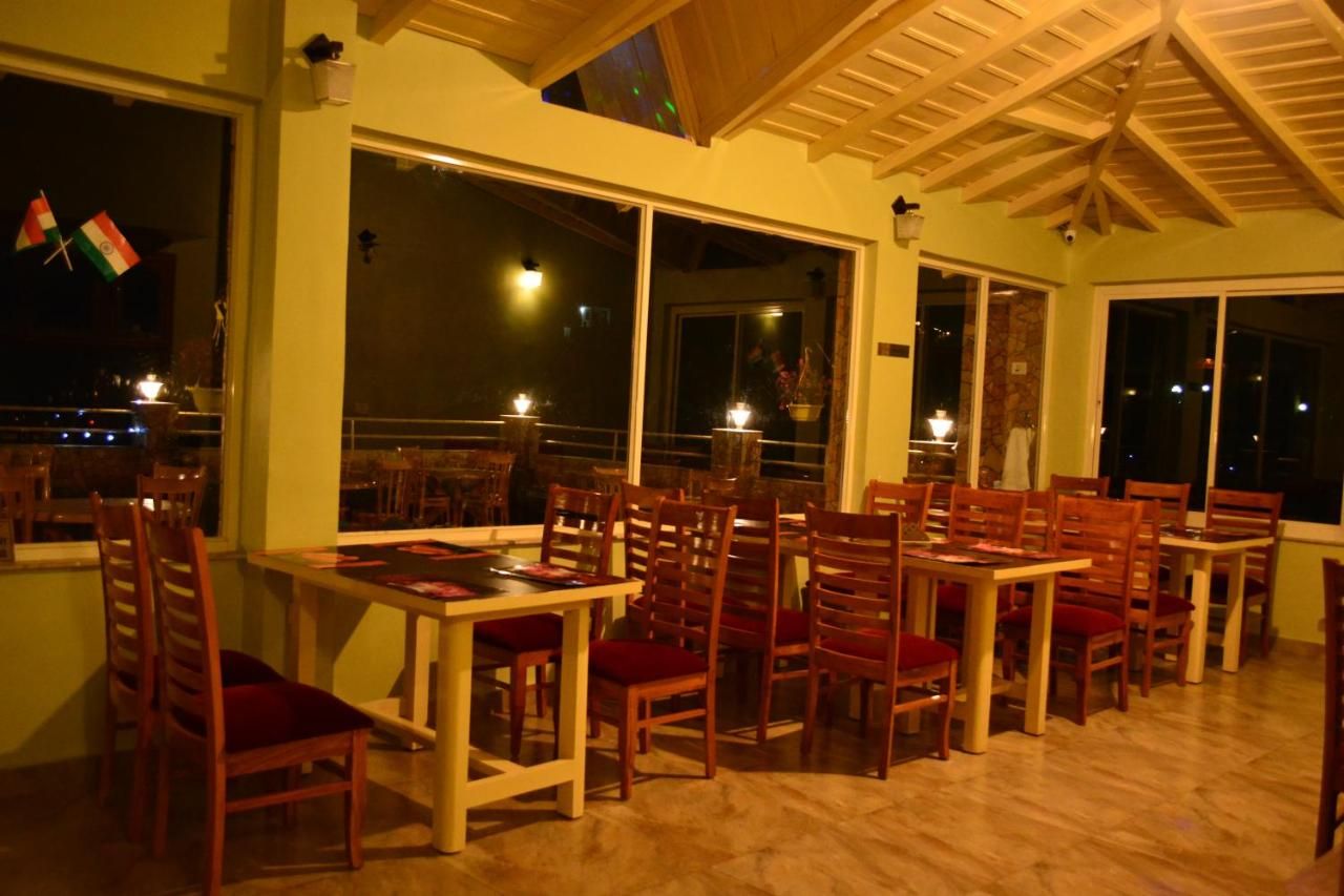 undefined The Golden Peak, Hotel 4