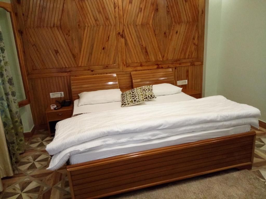 undefined The Golden Peak, Hotel 8