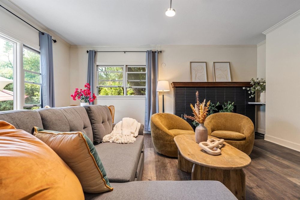 Cinnamon Bear Creekside Inn Family Suite 4