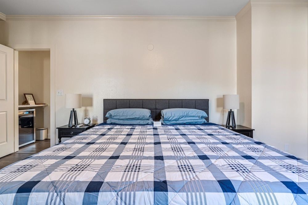 Cinnamon Bear Creekside Inn Family Suite 2