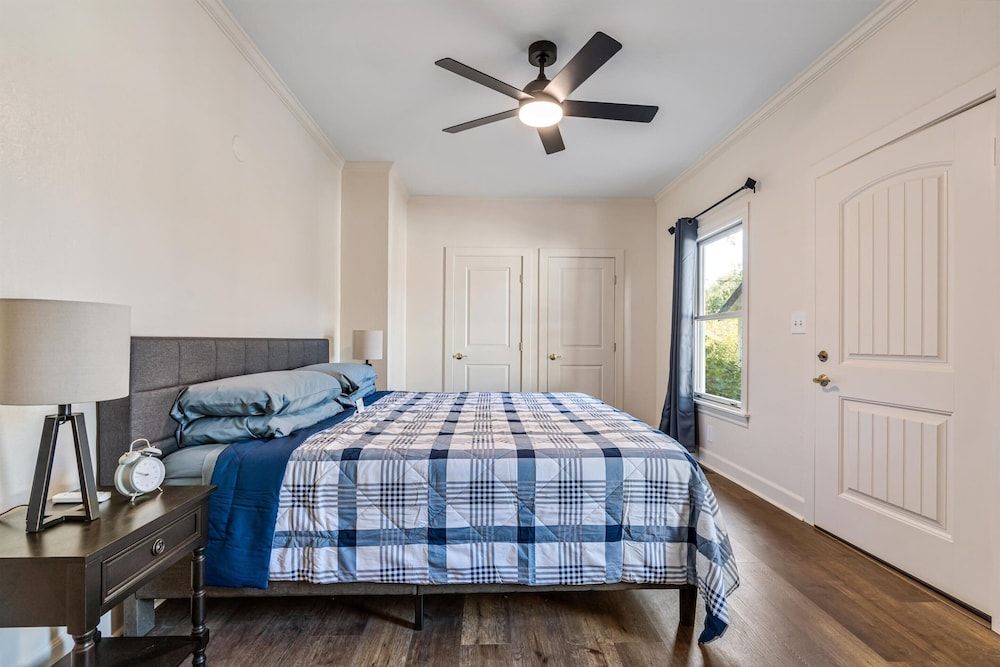 Cinnamon Bear Creekside Inn Family Suite