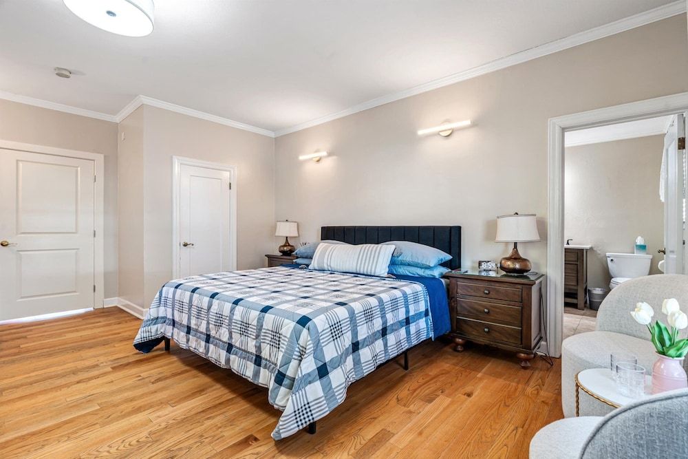 Cinnamon Bear Creekside Inn Room, 1 King Bed (Ellington) 2