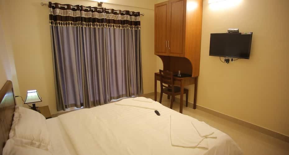 undefined The Lounge 5