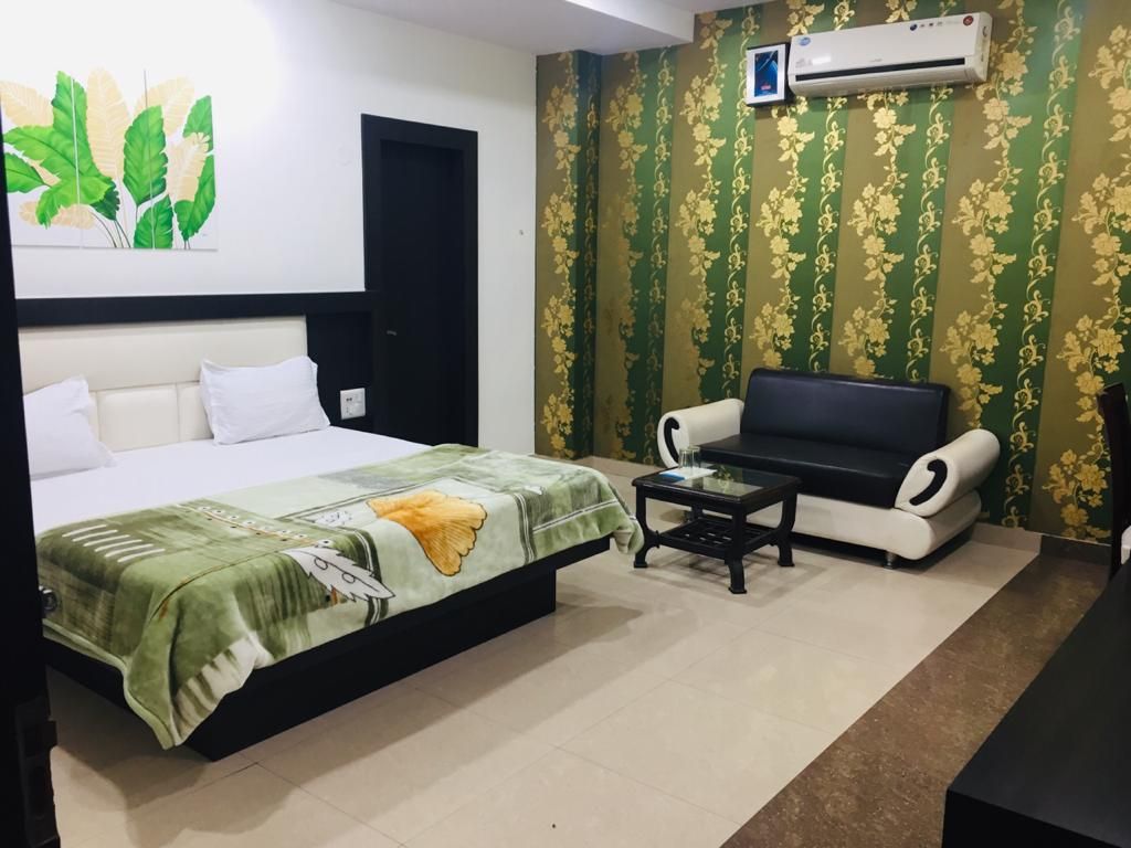 The Ganga Hotel Deluxe Room 2