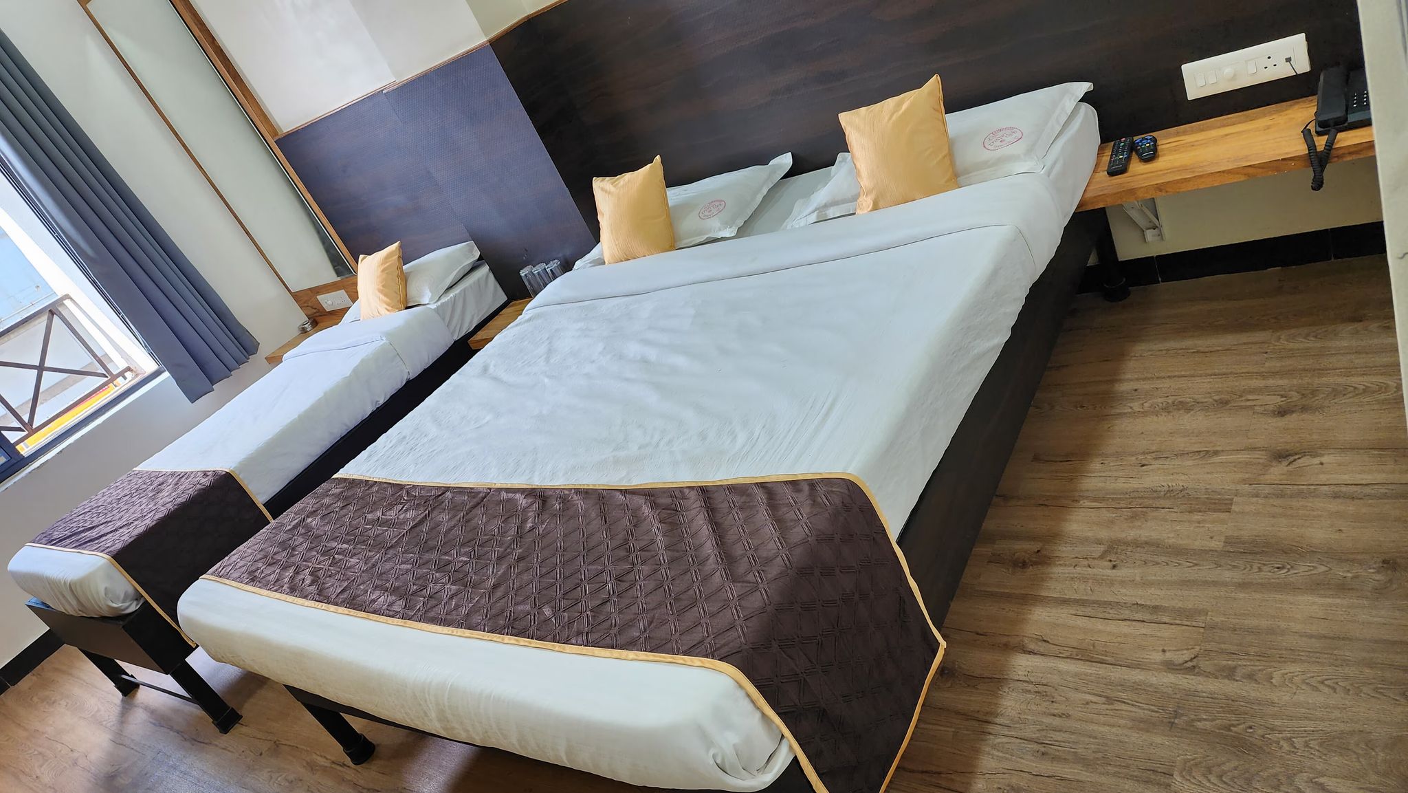 Hotel Ellora Park Deluxe Double Bedroom Non AC (Guest age should be 21 years and above) 3