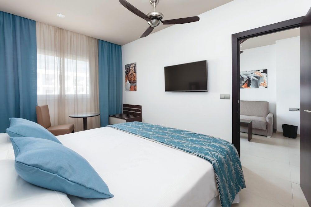 Hotel Riu Costa del Sol - All Inclusive Family Room, Balcony