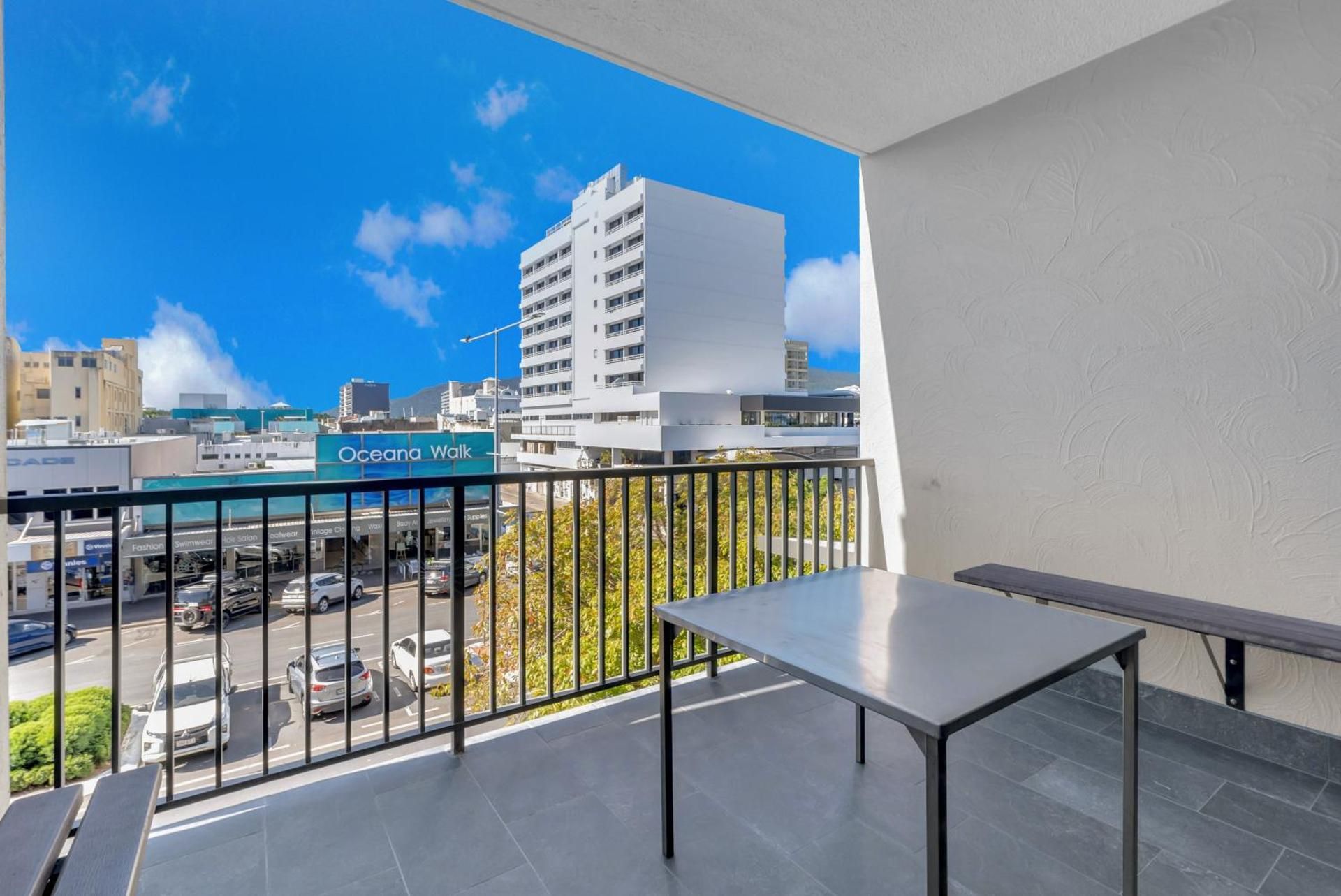 undefined Gilligan's Backpackers Hotel & Resort 9