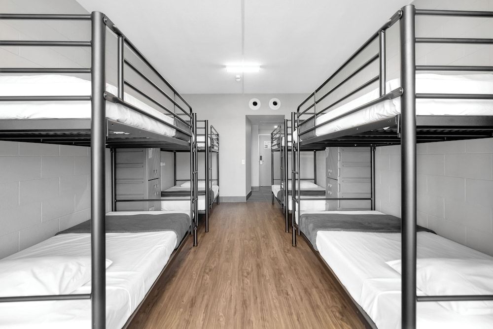10 Bed Mixed Dorm With En-Suite