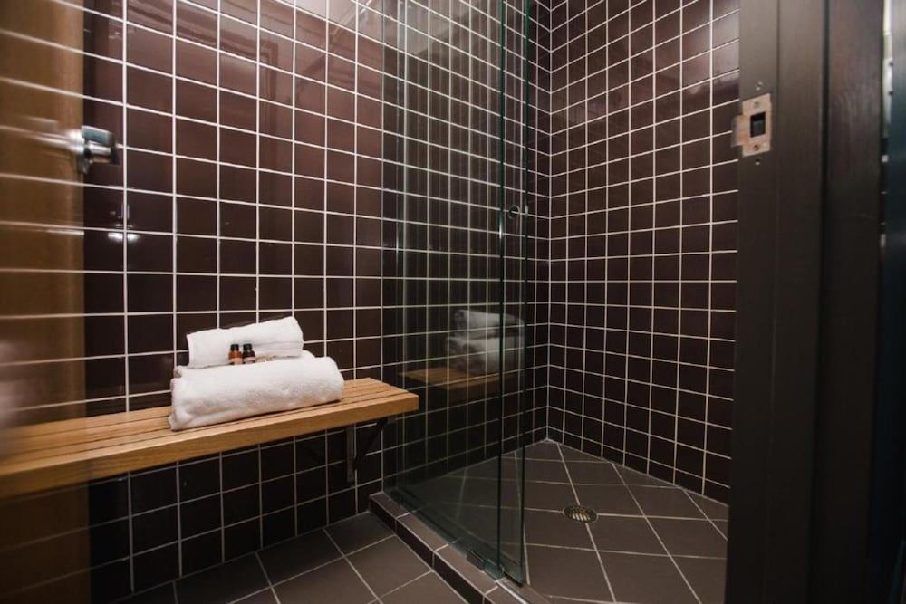 Gilligan's Backpackers Hotel & Resort Hotel Twin Room 4