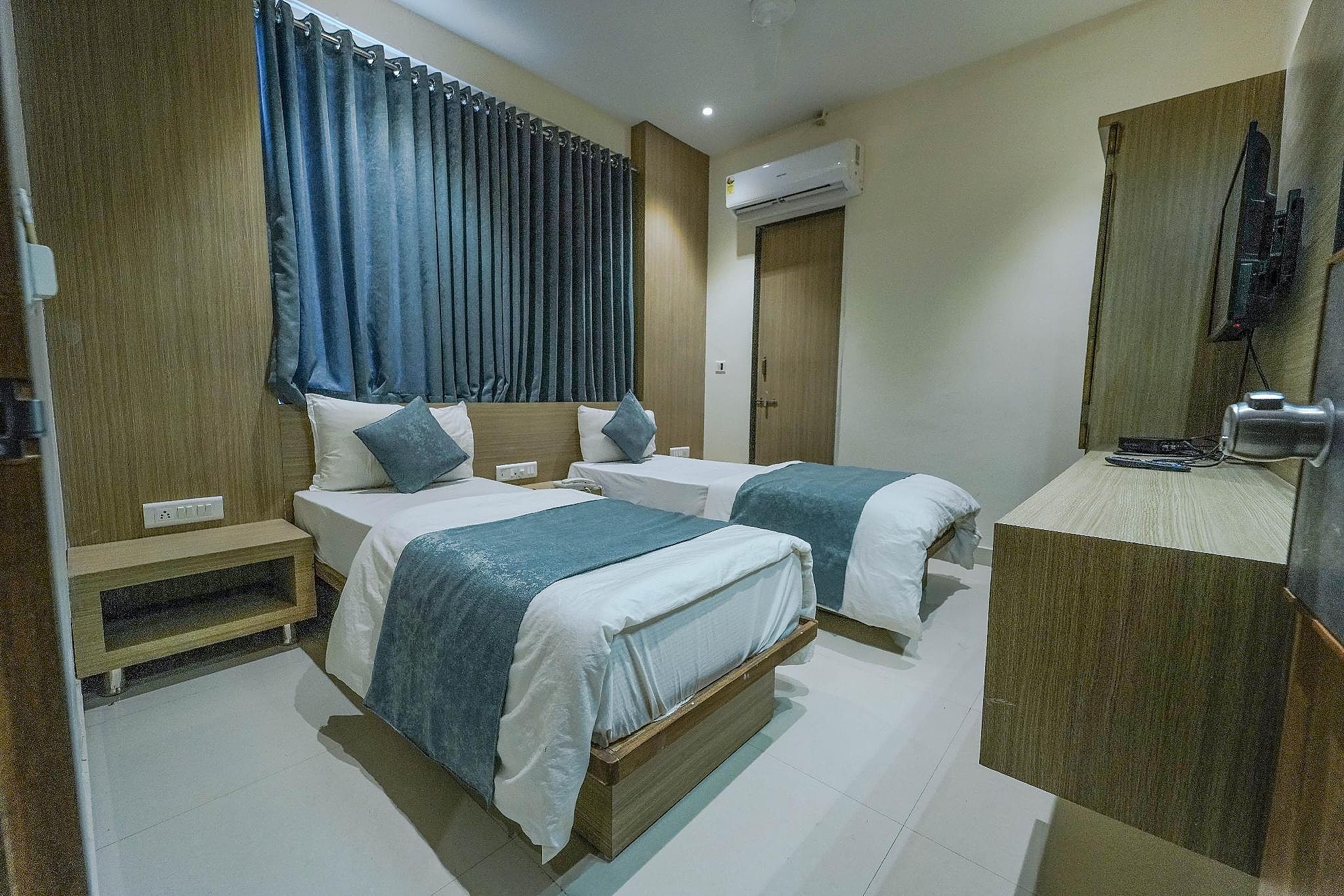 Hotel New Empire Deluxe Double Room 5