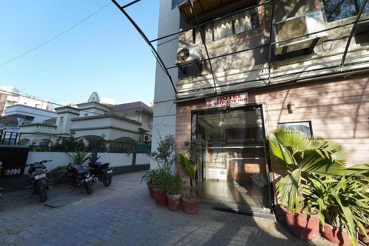 undefined Hotel New Empire 8