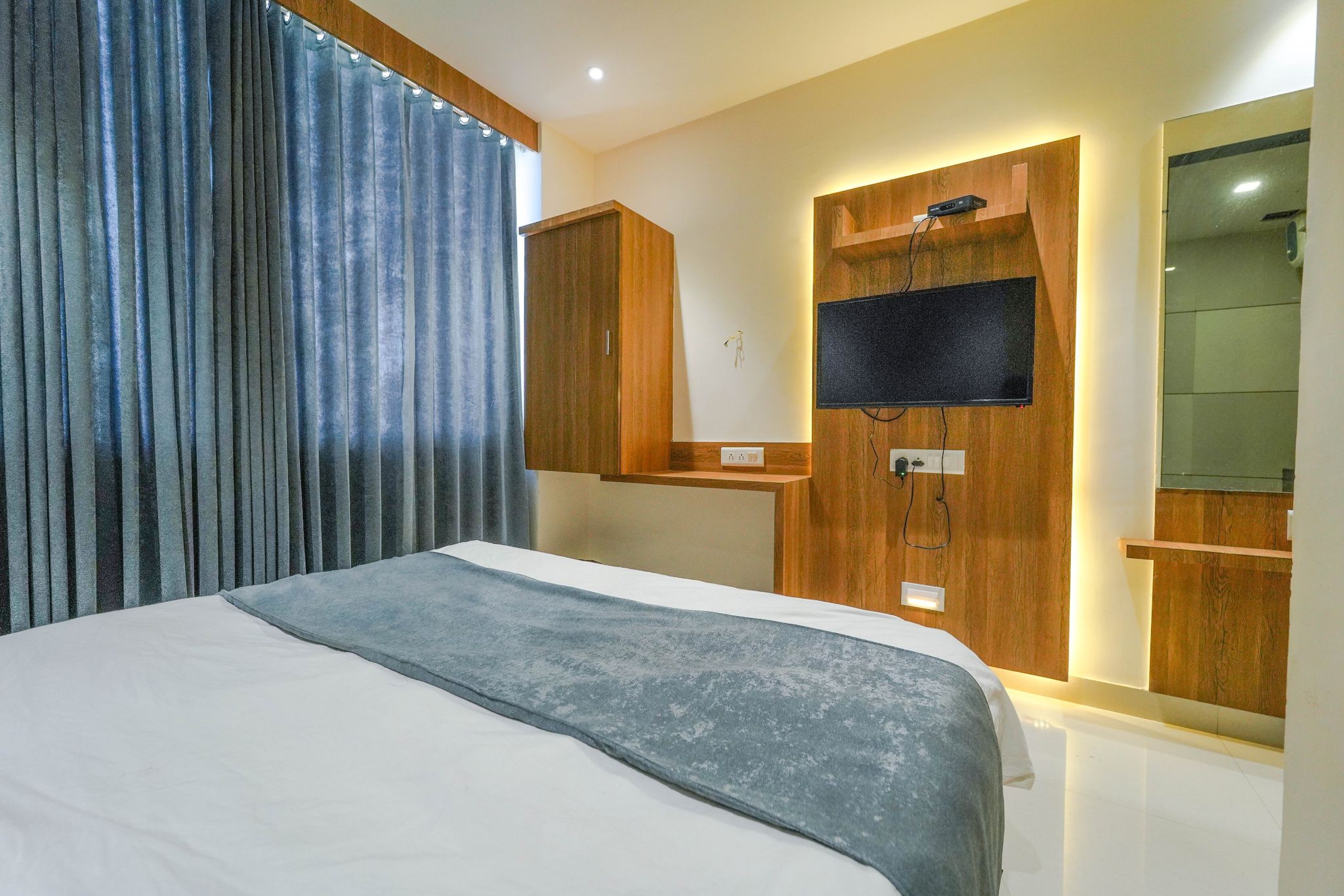 Hotel New Empire Deluxe Double Room 2