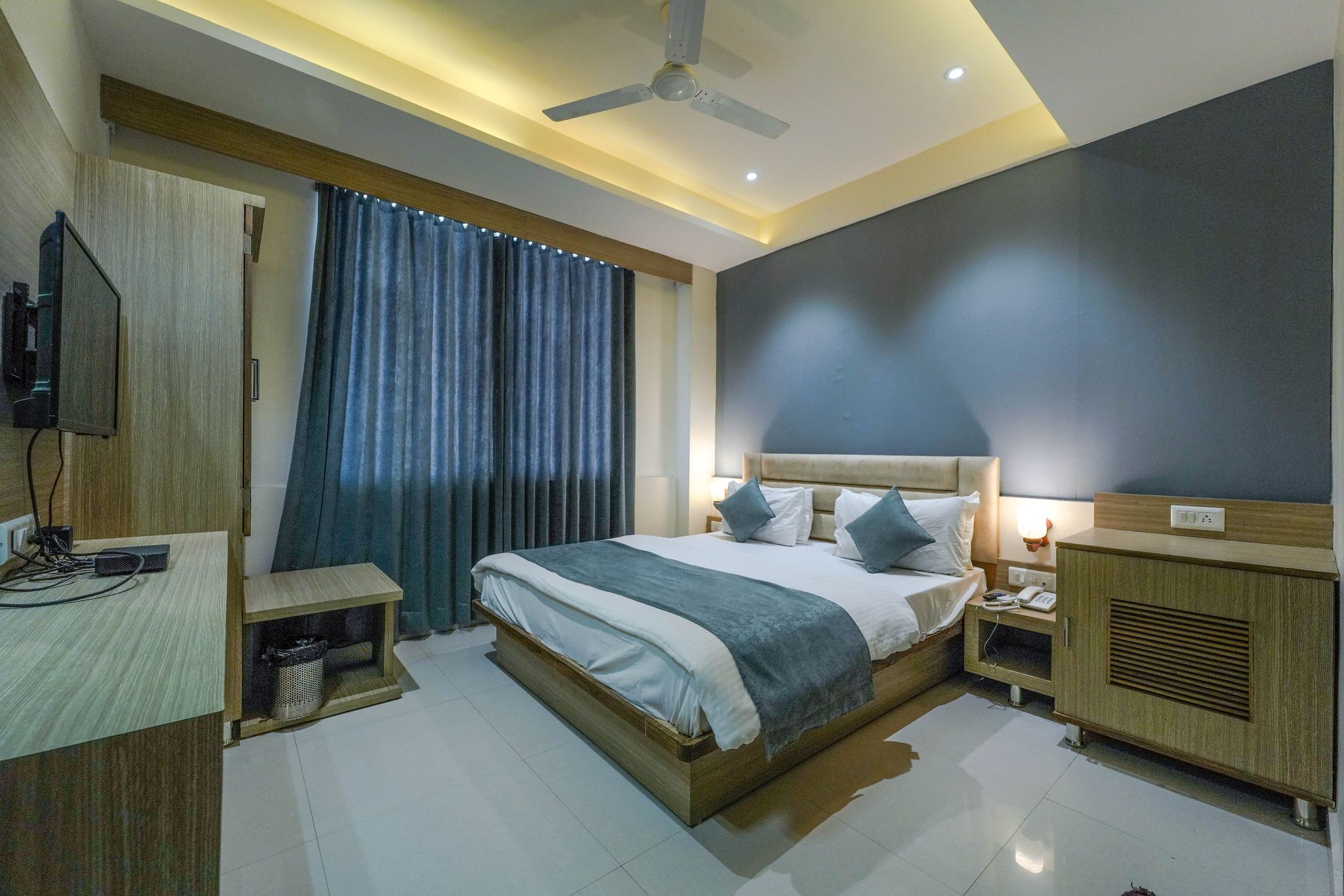 Hotel New Empire Deluxe Double Room 4