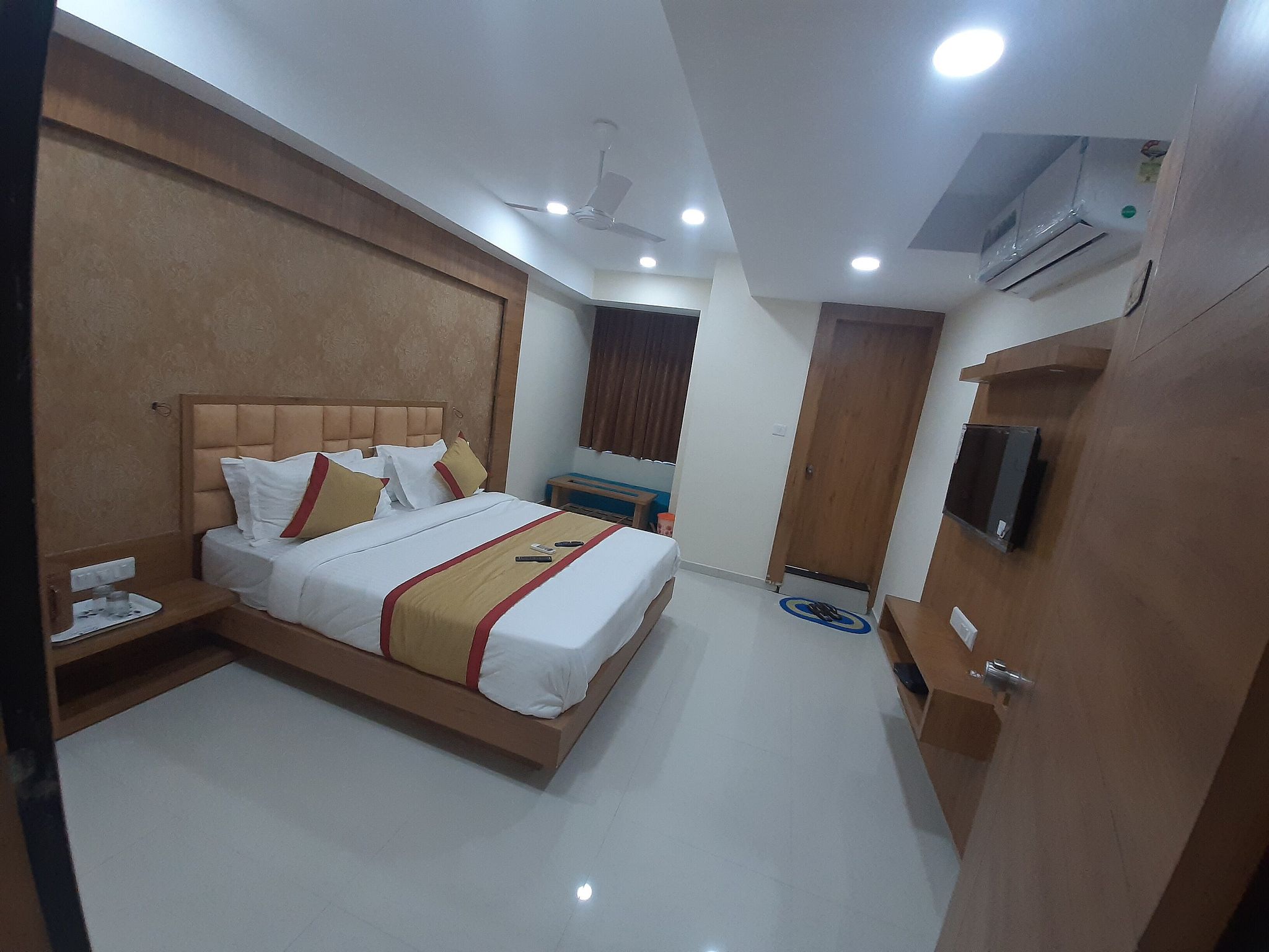 Hotel New Empire Deluxe Double Room 6
