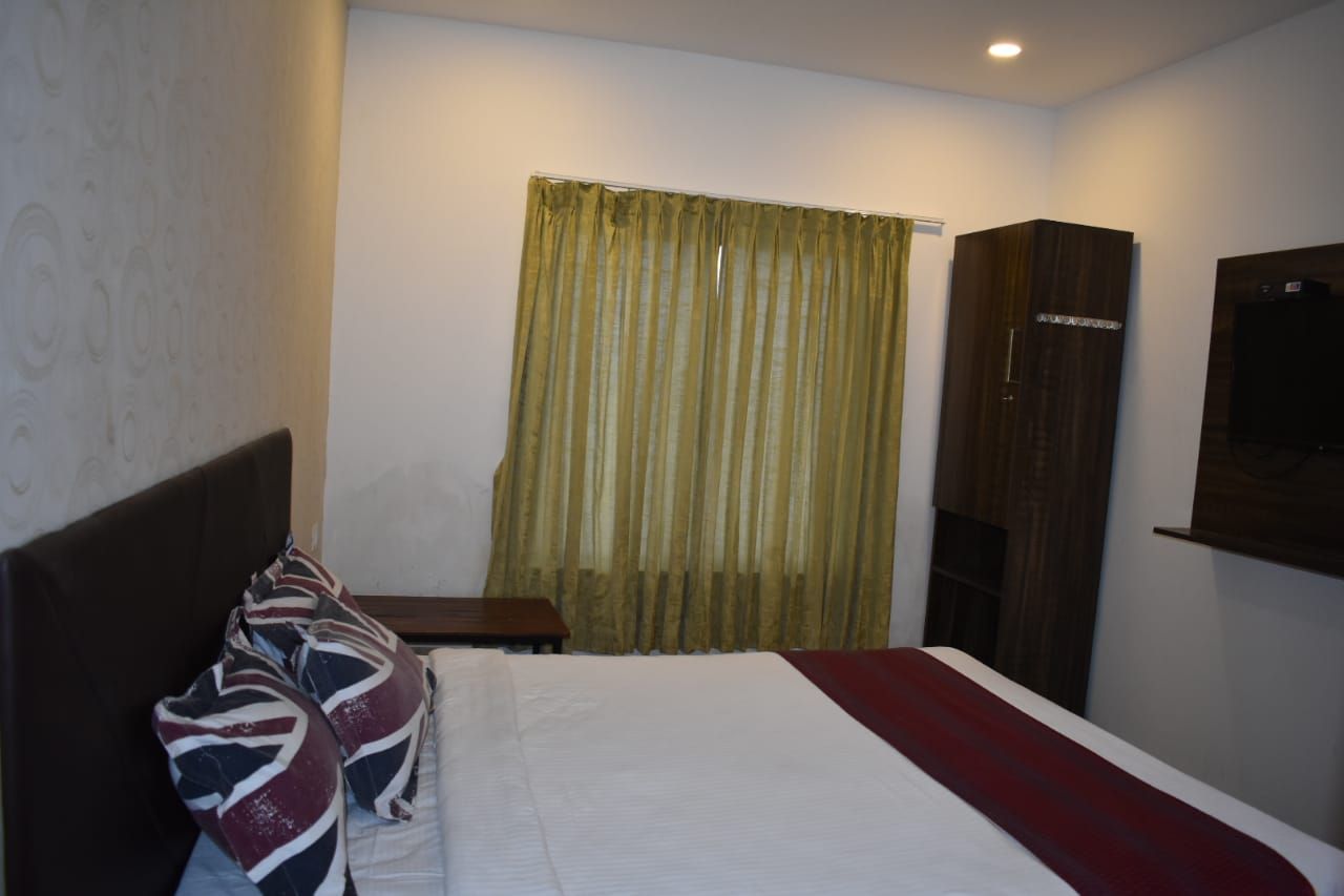 Pagoda Resort Deluxe Room 10