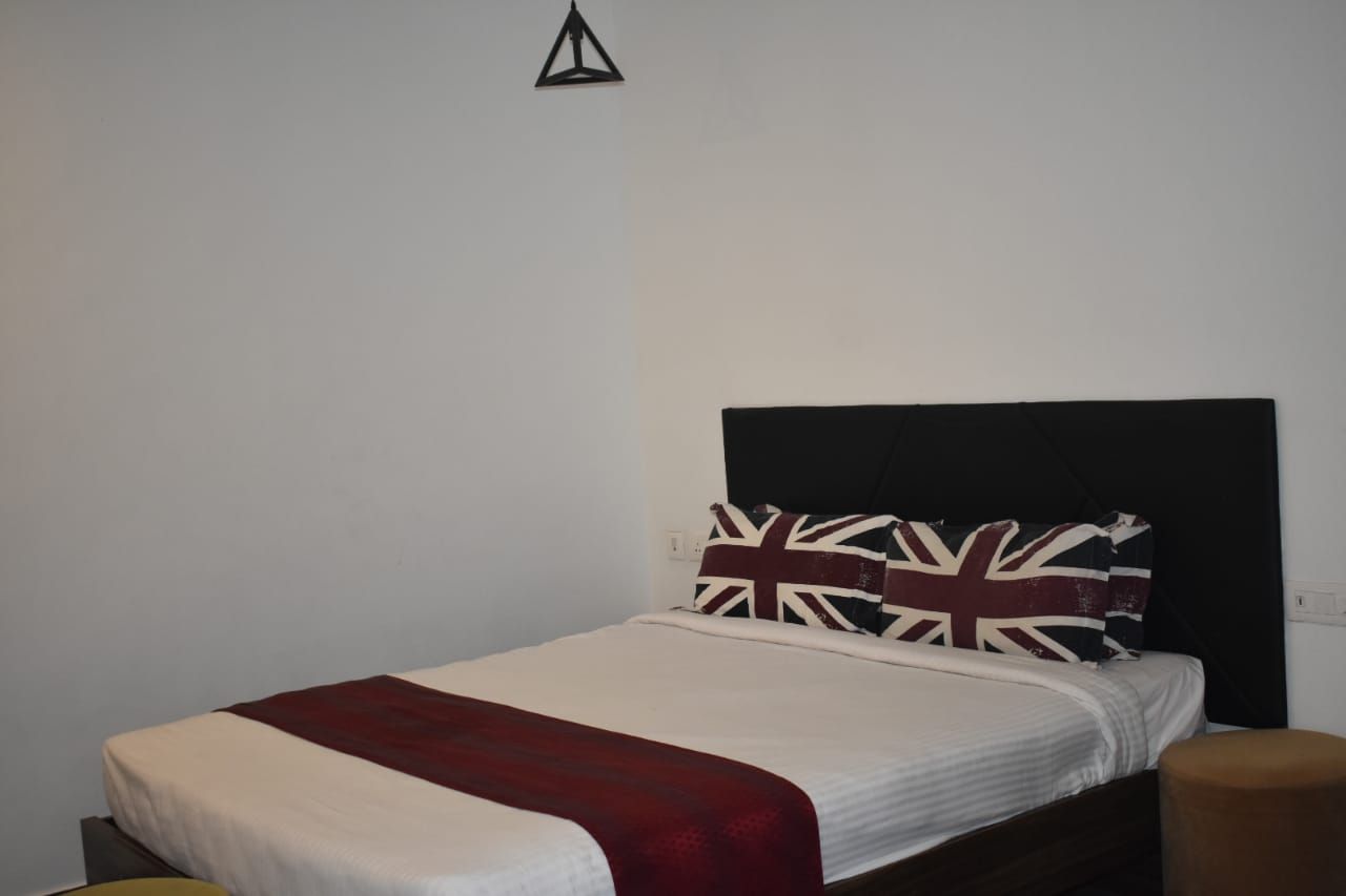 Pagoda Resort Deluxe Room 33