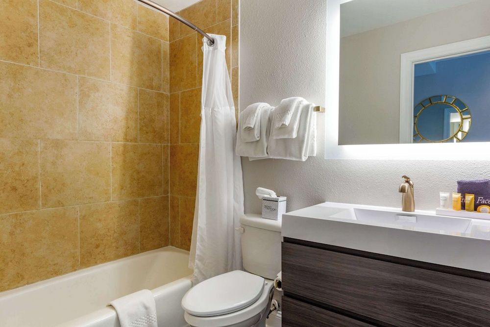 Room, 1 King Bed with Sofa bed, Non Smoking (Upgrade)