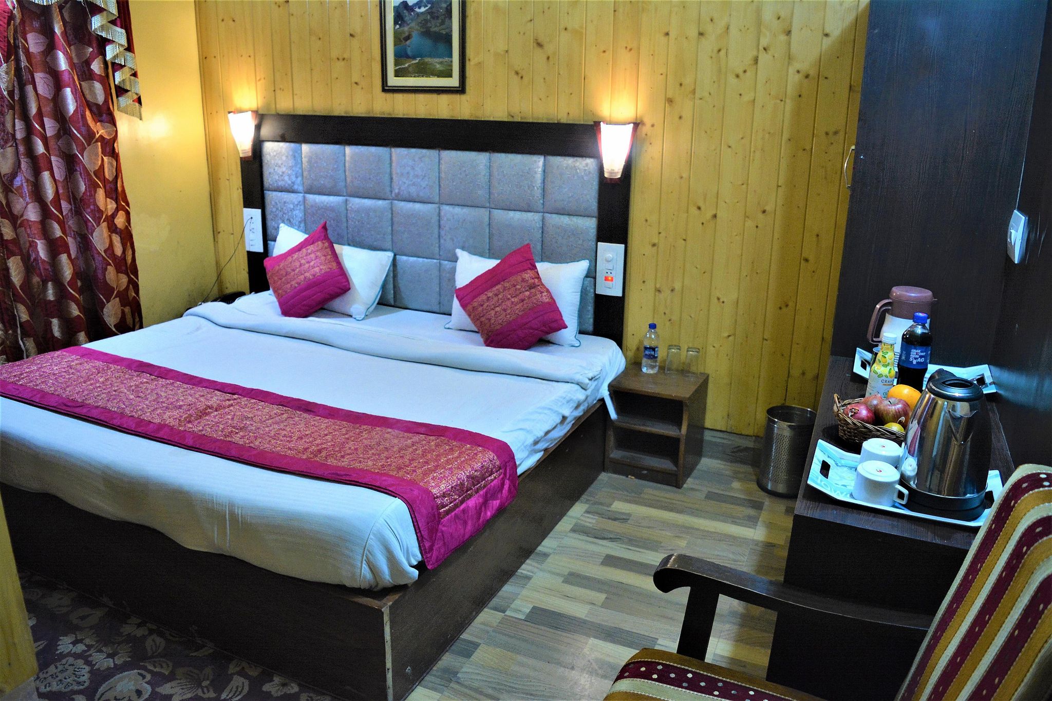 Hotel Star Of Kashmir Deluxe Room 14