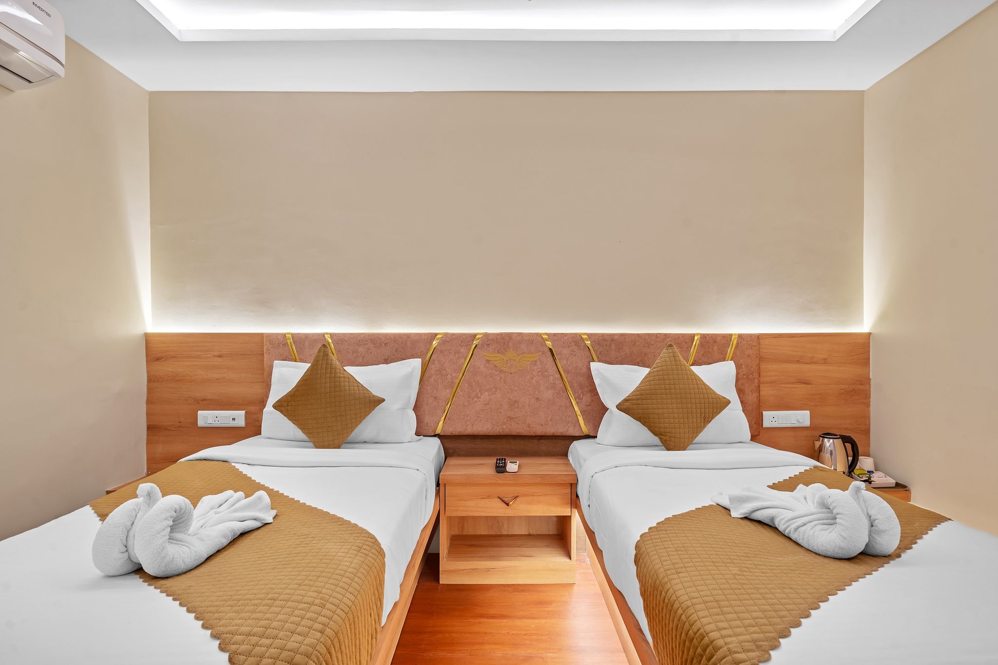 SM Deccan Park Superior twin room