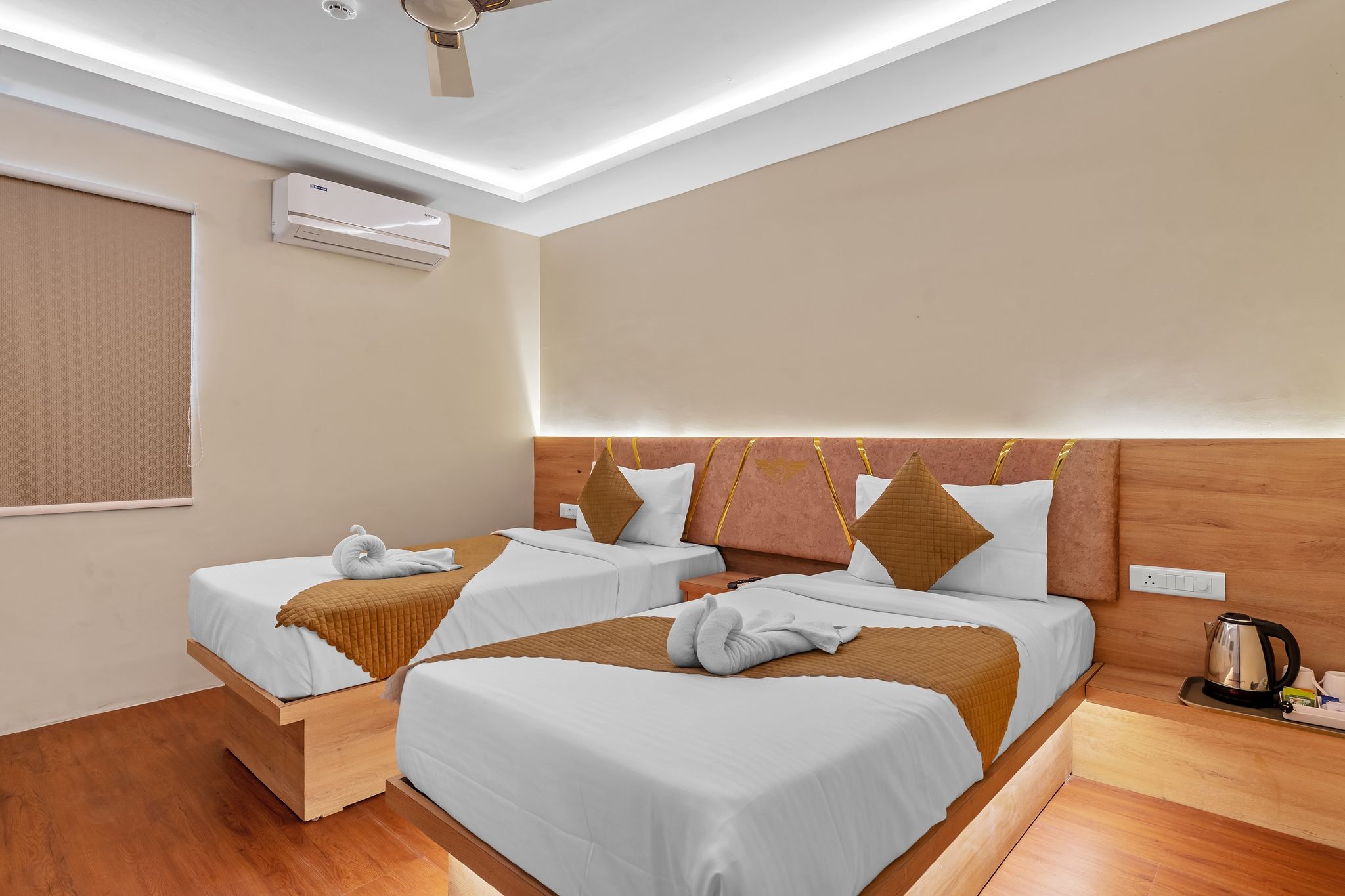 SM Deccan Park Superior twin room 7