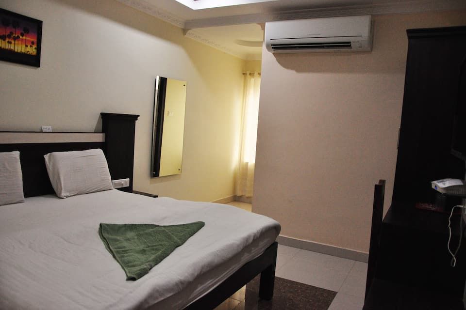 Deluxe Bedroom