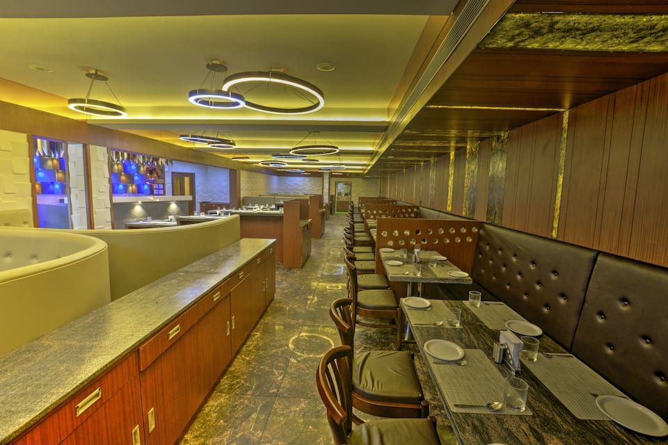 Food & Dining