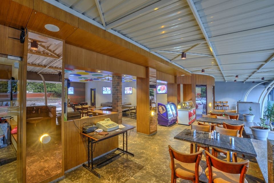 Food & Dining