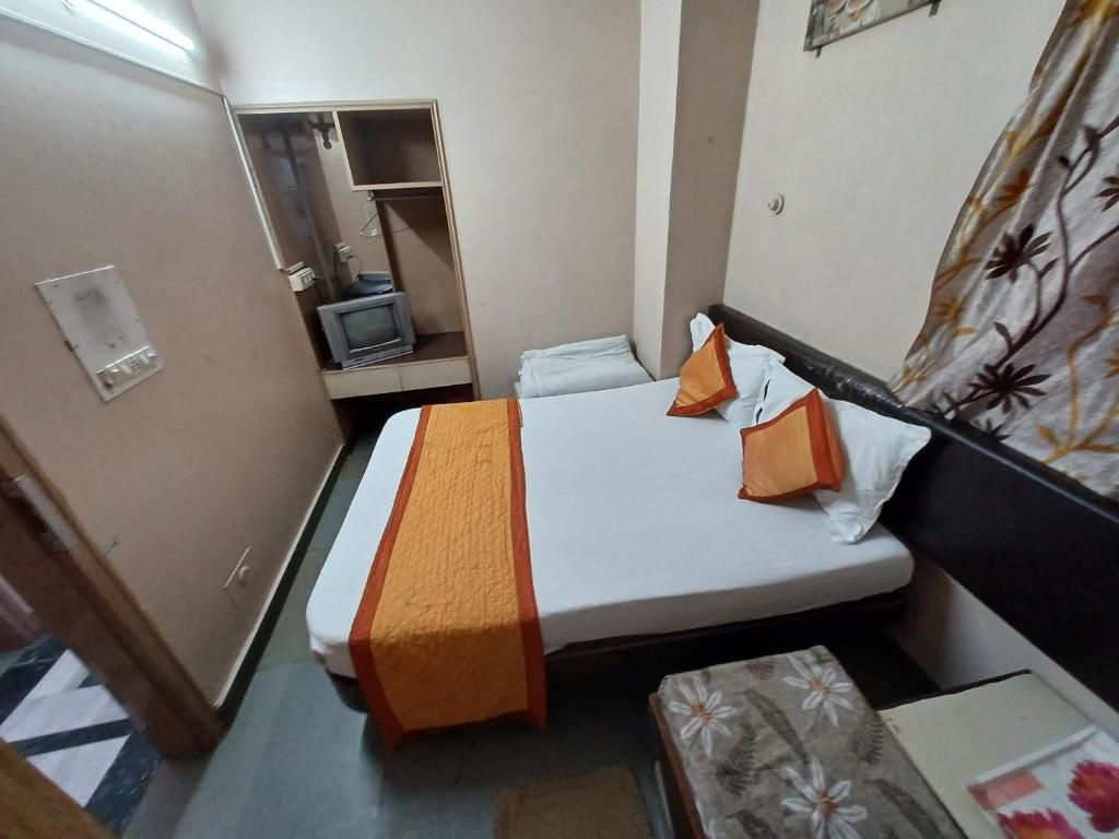 undefined Kailash Hotel 4