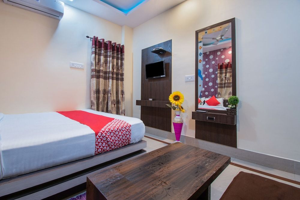 OYO 26946 Hotel Janvi International Double Room, 1 Queen Bed