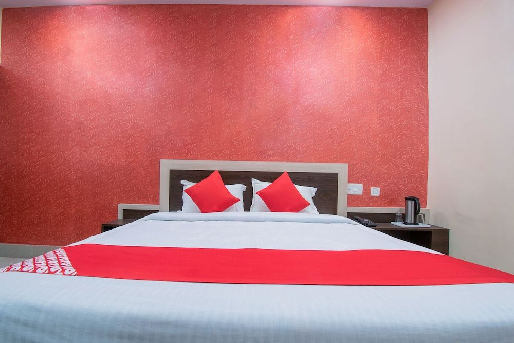 OYO 26946 Hotel Janvi International Standard Room 8