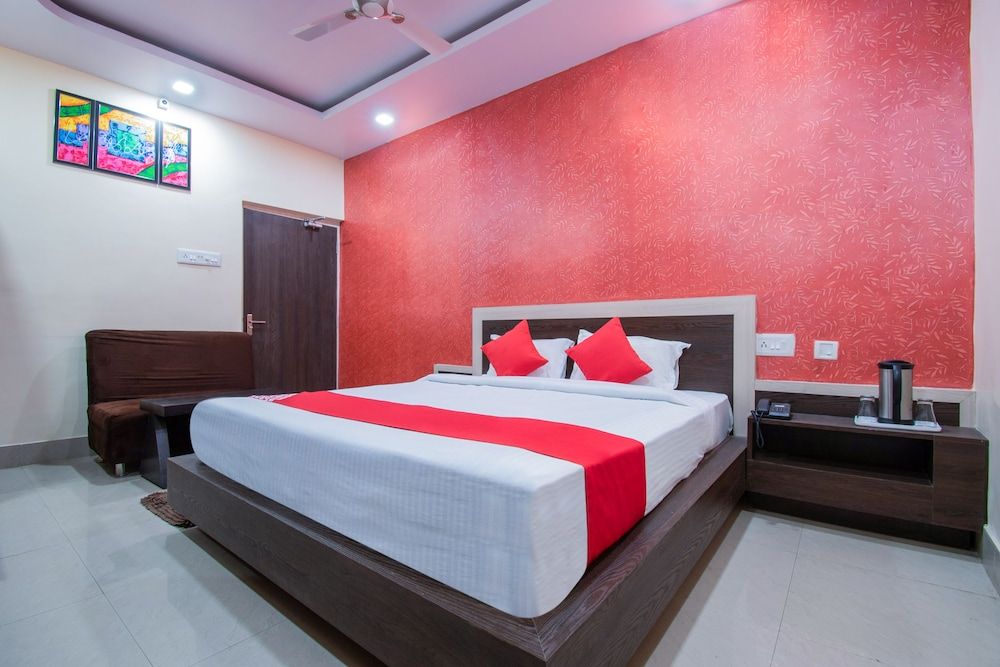 OYO 26946 Hotel Janvi International Standard Room 11
