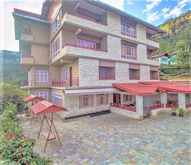 undefined Mann sercchu farmhouse