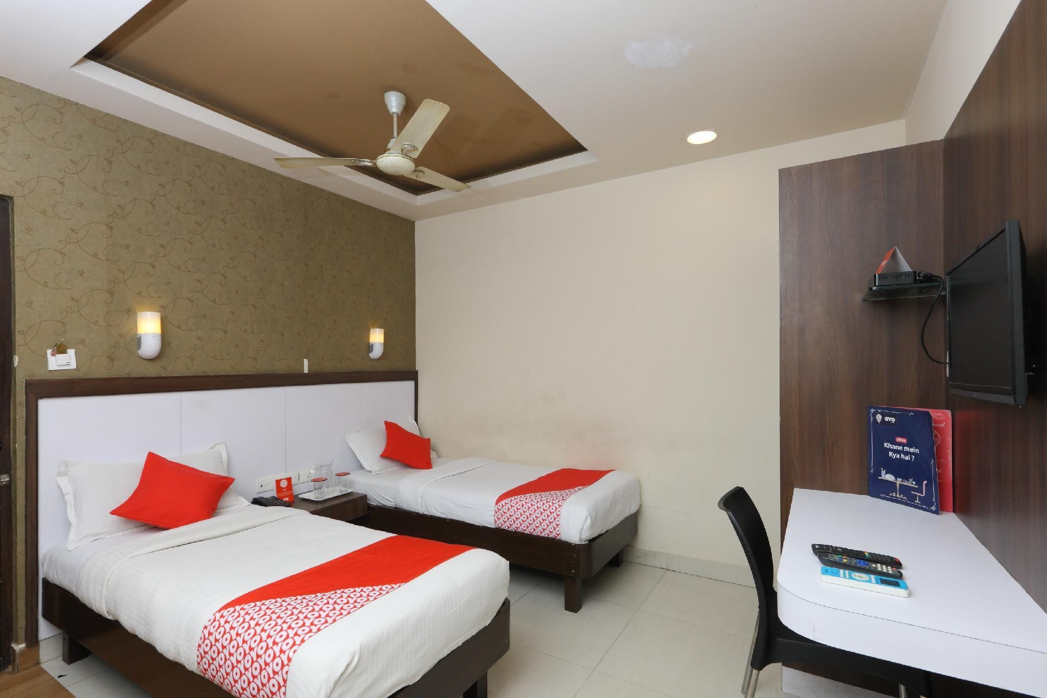 undefined Emerald Manor 5