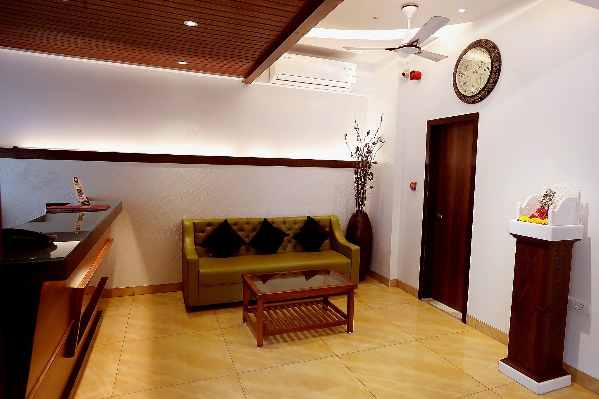 undefined OYO 22061 Hotel Khwaishh Presidency 4