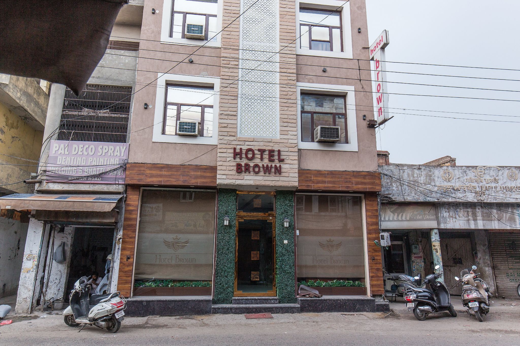 undefined Hotel Brown 6