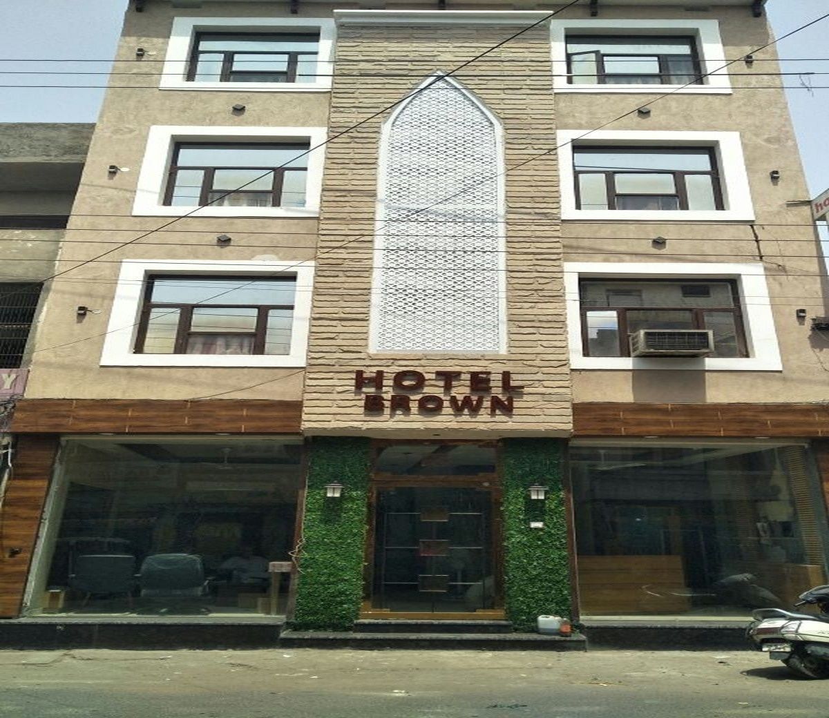 undefined Hotel Brown 9