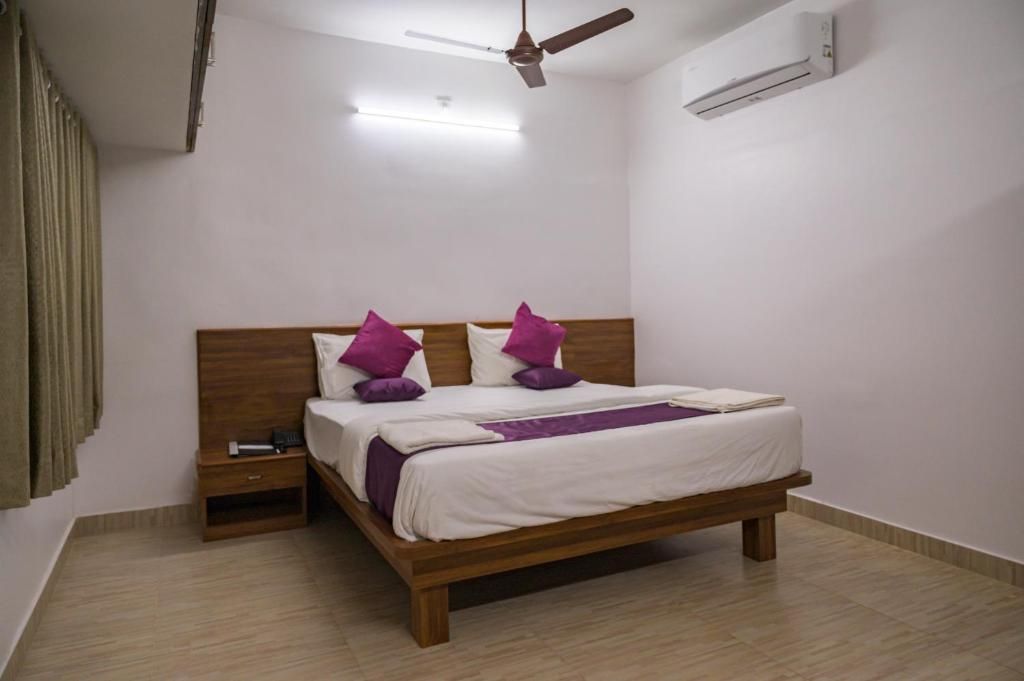 Shoolin Resorts EXECUTIVE SUITE ROOM WITH 2 BEDS