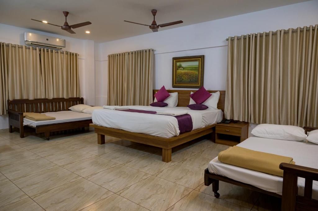 Shoolin Resorts EXECUTIVE SUITE ROOM WITH 2 BEDS 2