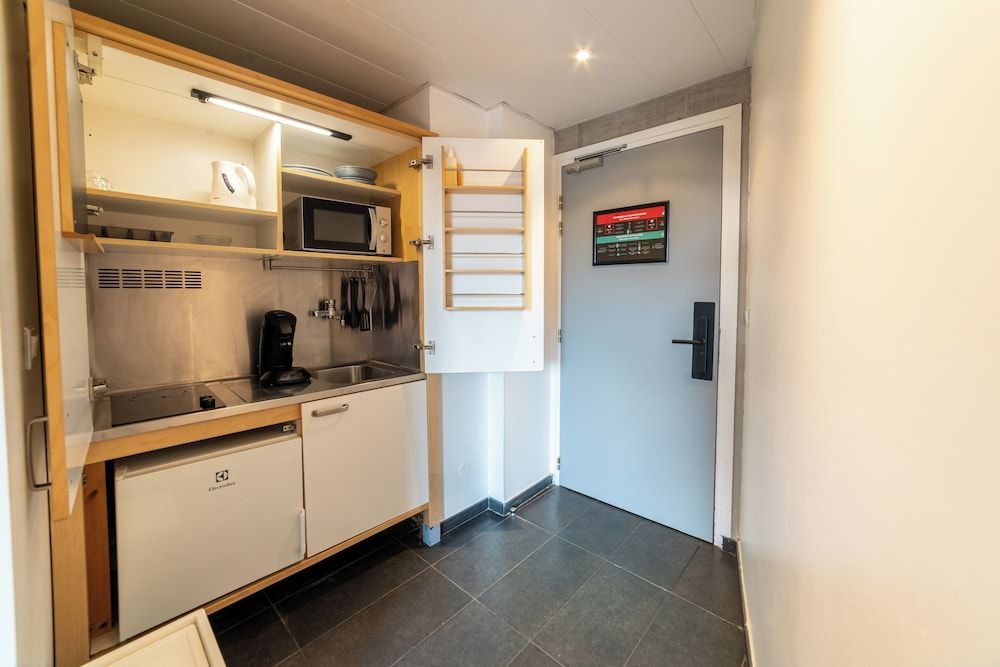 Deluxe Studio, 1 Queen Bed