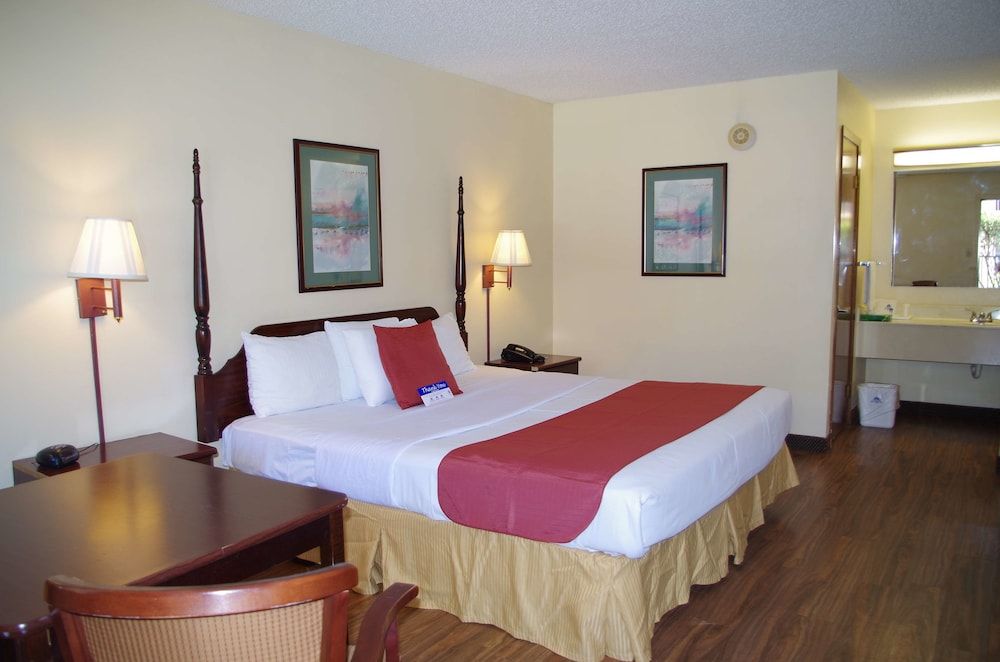 Room, 1 King Bed, Non Smoking