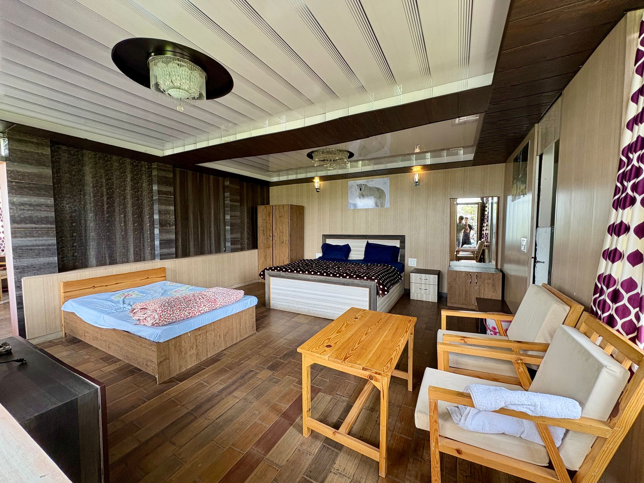 Snow View Luxury Homes Silver Room