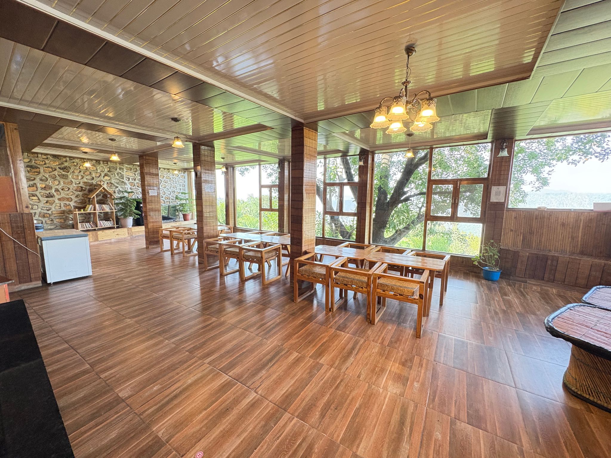 Food & Dining
