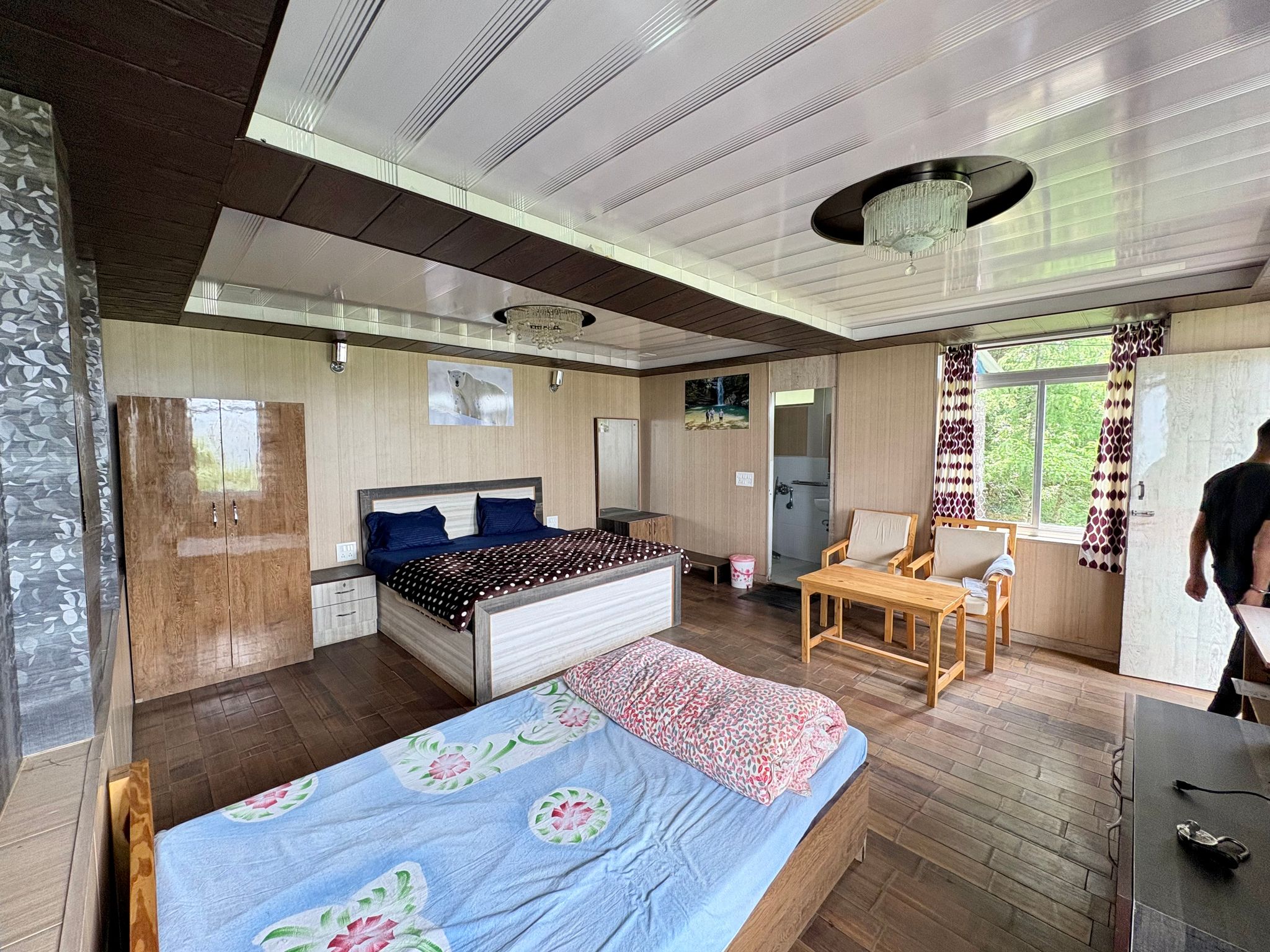 Snow View Luxury Homes Silver Room 5