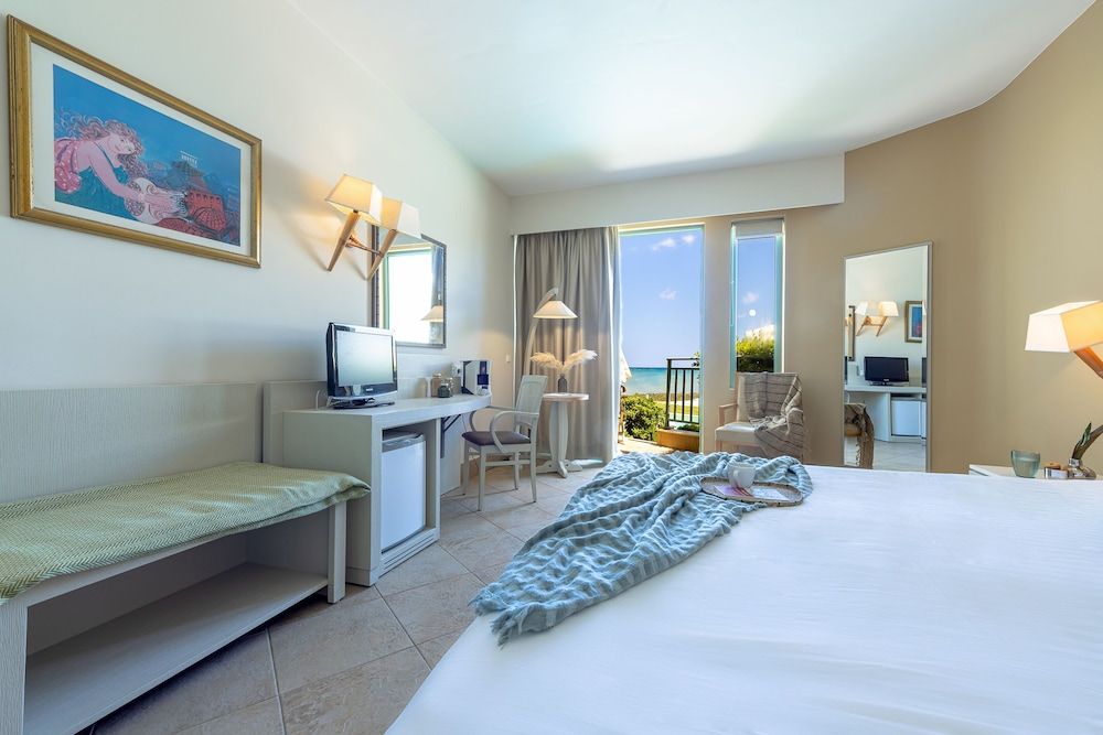 Double Room, Sea View (Sharing Pool - AD)