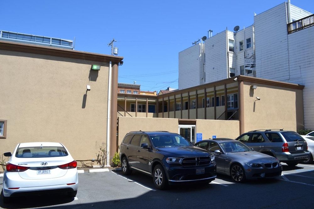 undefined Alpha Inn & Suites 5