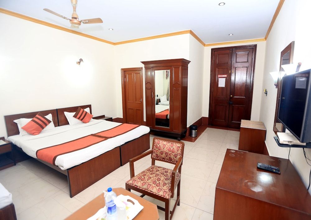 YMCA Seacom Inn Deluxe Double or Twin Room 3